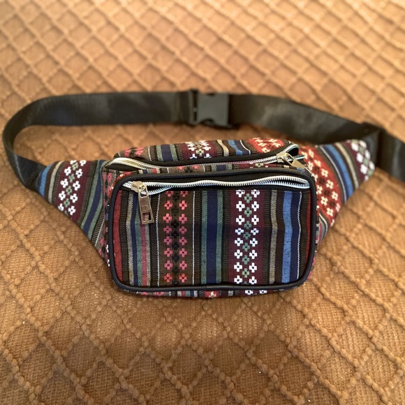 NWOT Cute Boho Fanny Pack with Lots of Storage Space - Picture 1 of 3